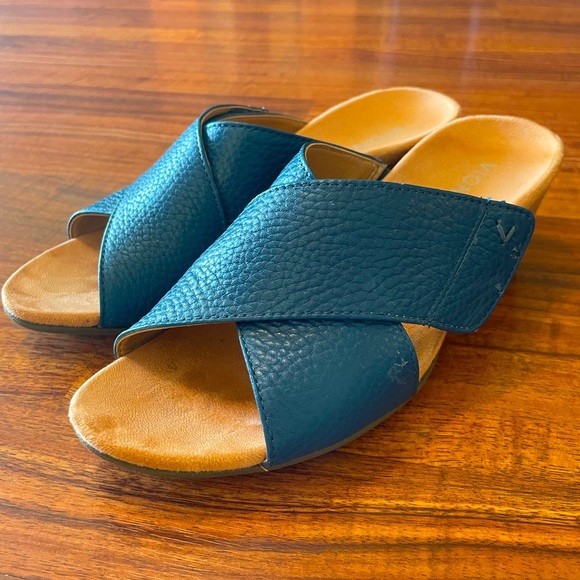 Vionic Leticia sandals in blue size 7.5 - Picture 1 of 8